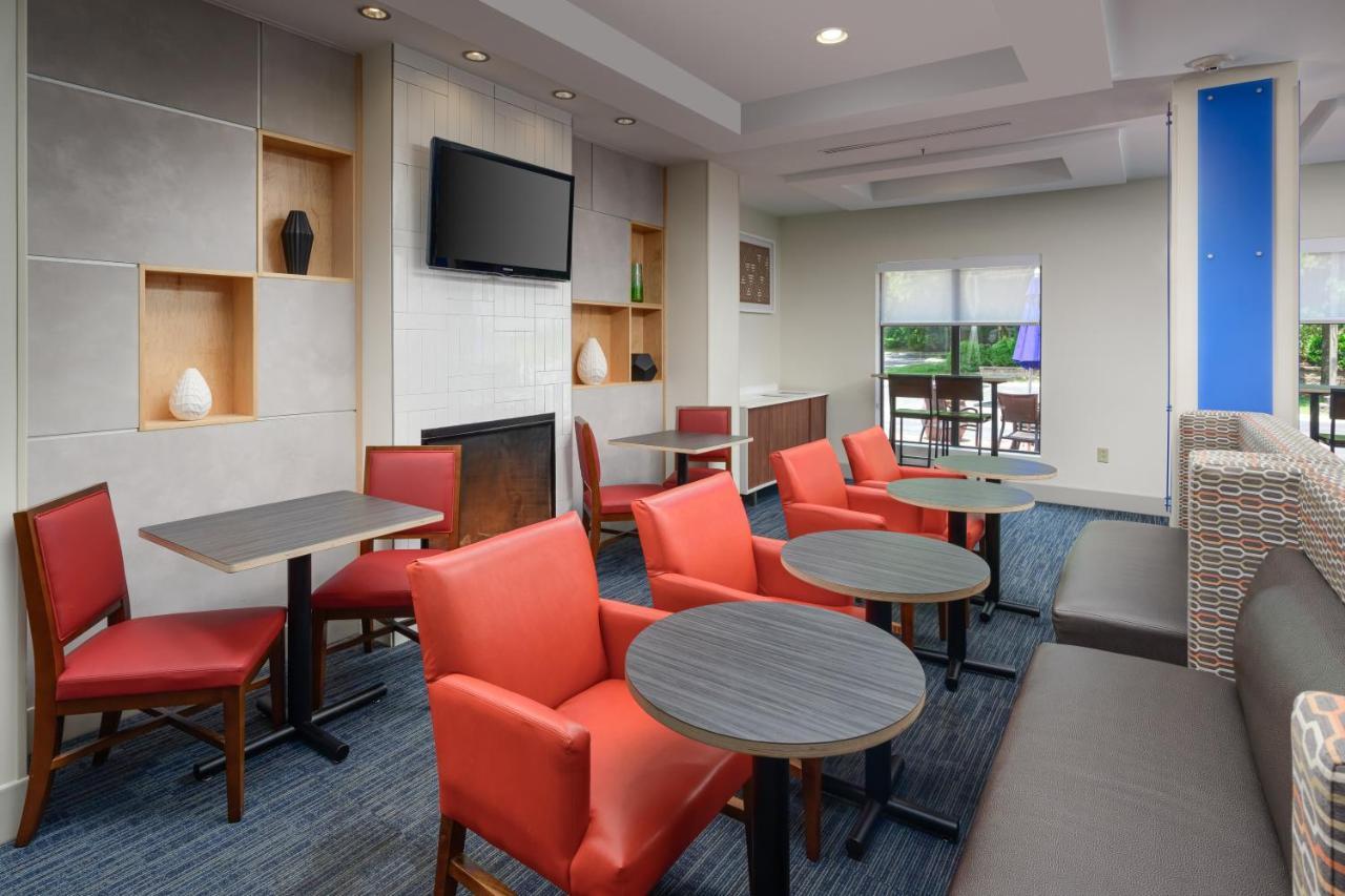 Holiday Inn Express - Tullahoma By Ihg Екстер'єр фото